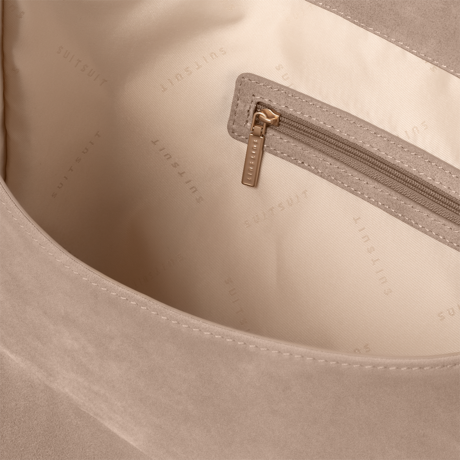 Serenity - Sandy Brown - Slouchy Bag (Wildleder)