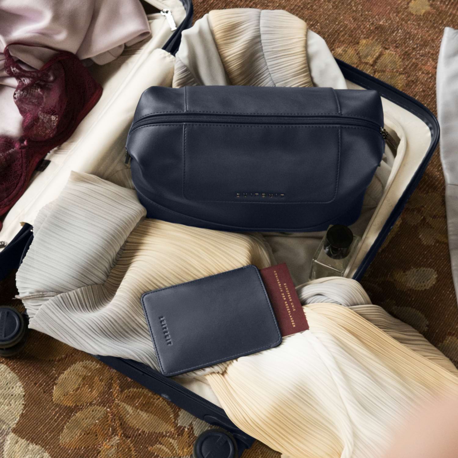 Mystique - Midnight Blue - Kulturtasche XL